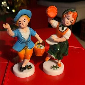 pair of vintage Emson hard plastic figurines.
